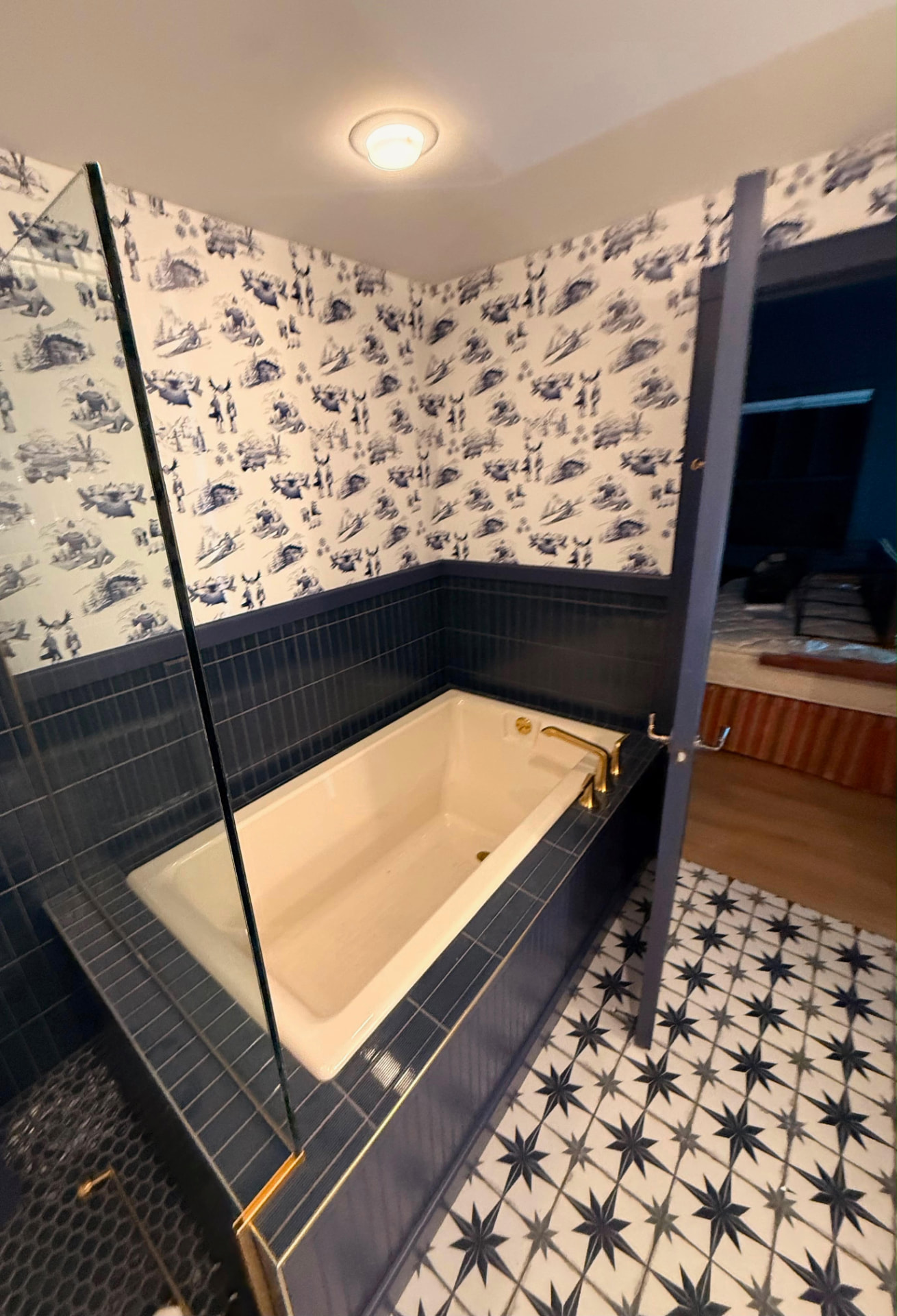 Tub Surround